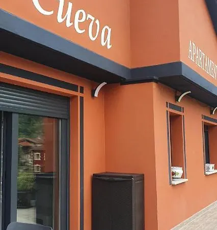 Coqueto Al Lado De Cangas De Onis *