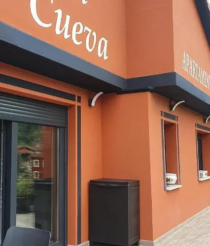 Coqueto Al Lado De Cangas De Onis *